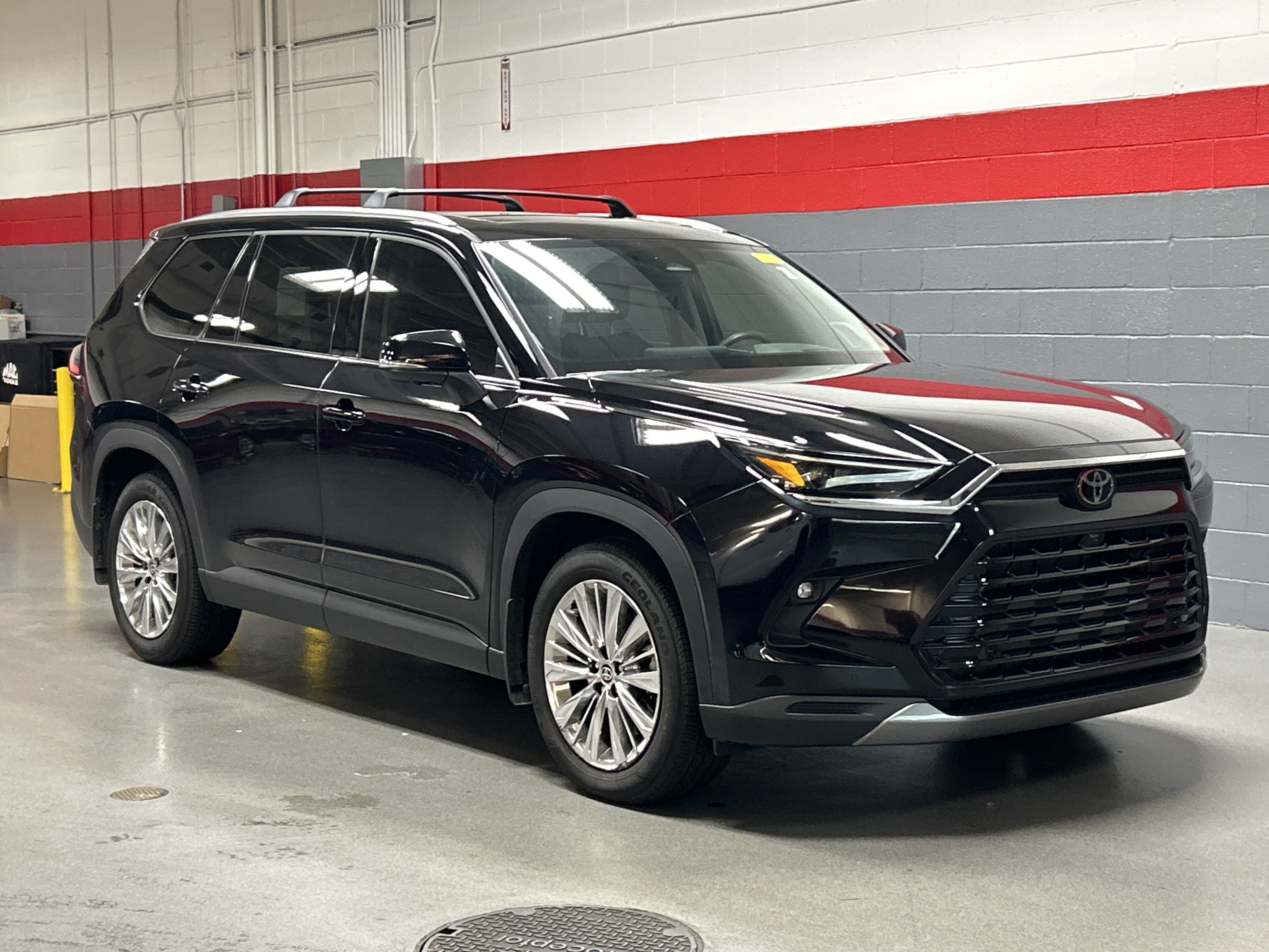 toyota grand highlander 2024 5TDAAAB5XRS010383 image toyota grand highlander 2024 5TDAAAB5XRS010383 image